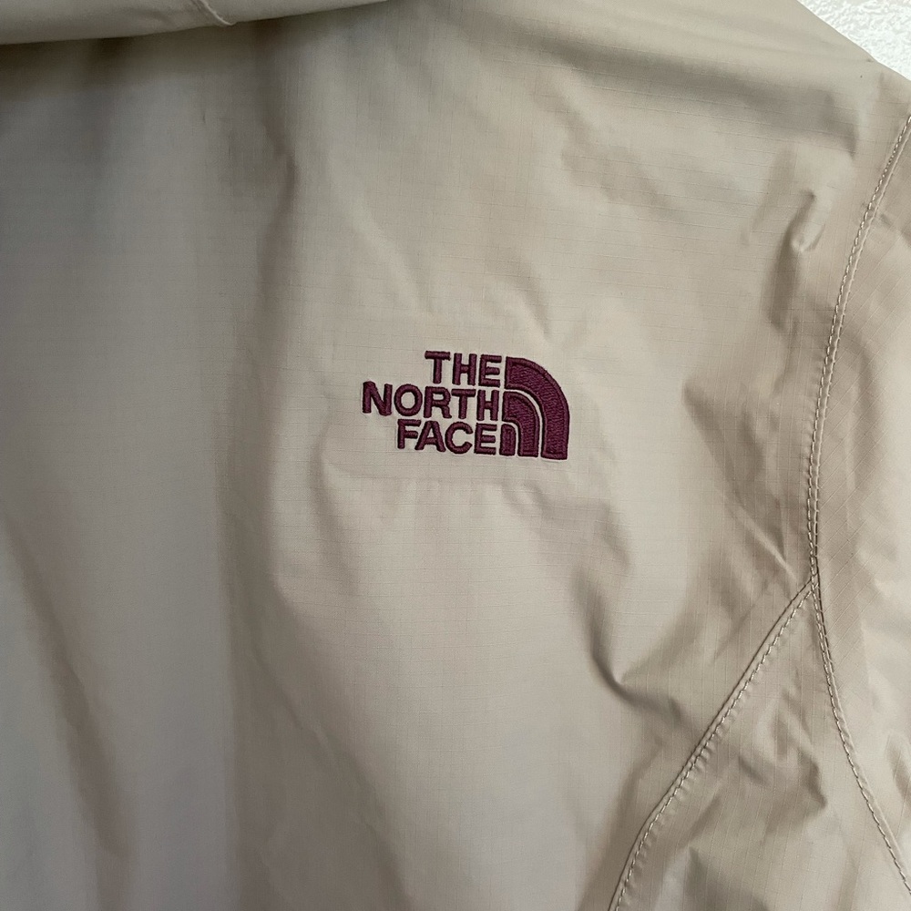 North Face Windbreaker - Picture 6 of 6